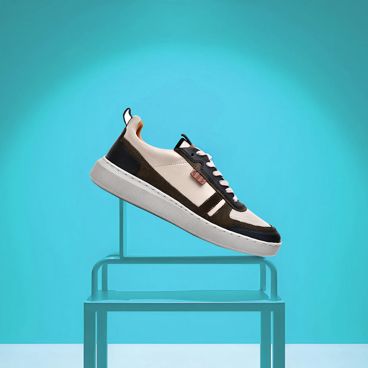 Roma Classic Sneakers